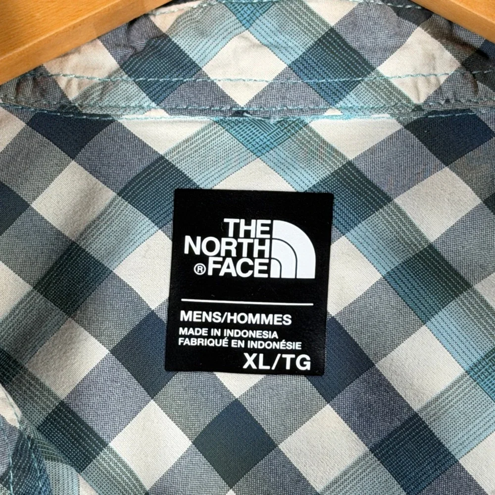 The North Face Mens XL‎ Blue Gingham Plaid Short Sleeve Nylon Shirt NF0A2UMR S17